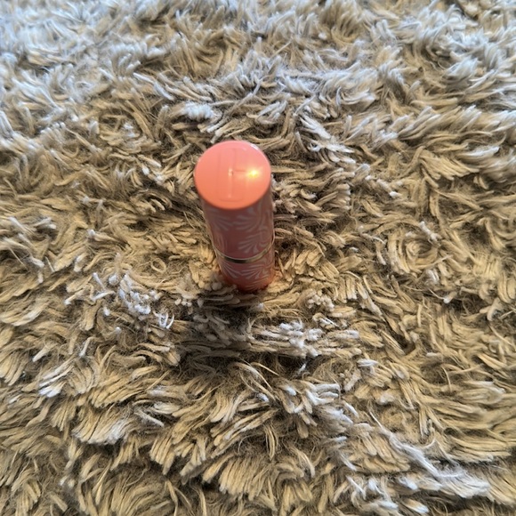 Clinique lipstick - Picture 3 of 4